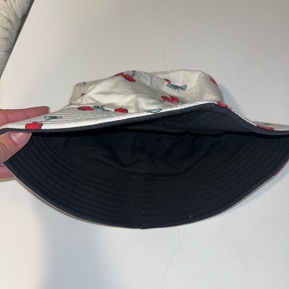 Unisex Cherry Print Double-Side-Wear Reversible Bucket Hat - Picture 8 of 9